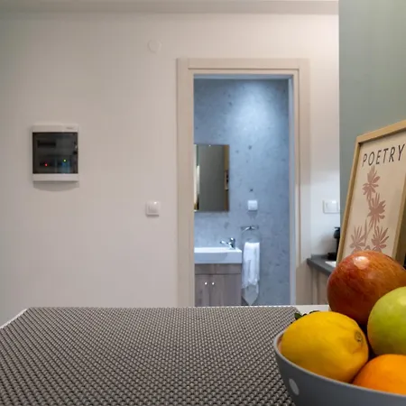 Homevision - Ladadika Insite Apartment